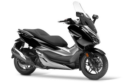 Honda Forza 300 2018 atau Forza 250 hitam metalik