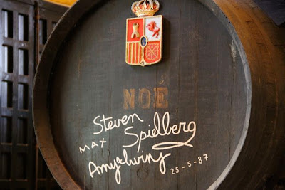 BOTA STEVEN SPIELBERG EN BODEGAS TIO PEPE. BLOG ESTEBAN CAPDEVILA