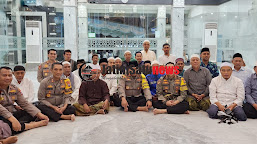 Pesan Kapolda Jatim Usai Sholat Maghrib Berjamaah di Masjid Al Ma'ruf Banyuwangi