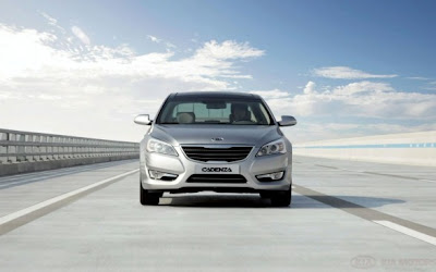 2010 Kia Cadenza Front View