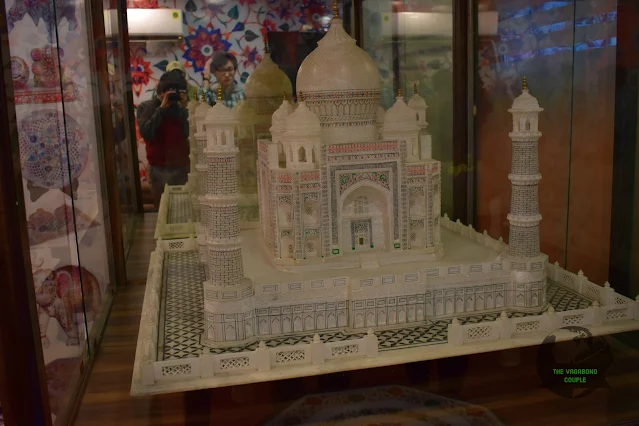 Marble replica of Taj Mahal at an artisan's shop