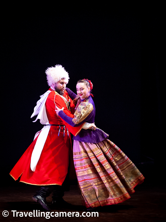 The Festival of Russian Culture was celebrated in different cities of India and we could also attend one of the evening at Kamani Auditorium in Delhi. It was a musical show call 'The State Ensemble of Cossack Song "Krinitsa"'. We thoroughly enjoyed the show and have also added a few videos in this blogpost apart from these colourful photographs.