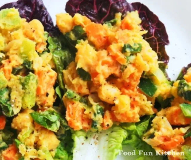 HEALTHY MASHED CHICKPEA SALAD