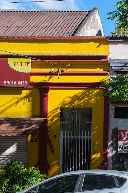 Casa na Av. Silva Jardim com colunas na fachada - detalhe