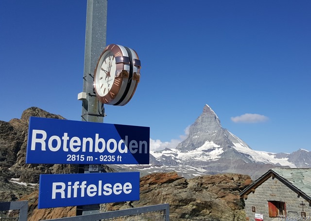 Riffelsee is located about 10 to 15 minutes hike down from Rotenboden.