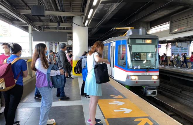 LIST: MRT, LRT, PNR Holy Week 2022 Schedule
