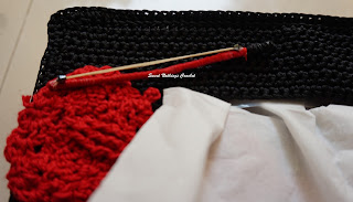 free crochet pattern, free crochet motif pattern, free crochet violin motif pattern, free crochet piano shaped tissue box cover pattern, free crochet violin bow pattern, polyester purse yarn,