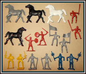 A-Z; Knight In Armour; Marx Knights; Marx Toys; Medieval Figure; Medieval Knights; Medieval Play Set; Medieval TUb; Mounted Knights; Padgett Brothers; Padgett Brothers (A-Z); Padgett Knights; Pagett Bros.; Play Set; Playset; Small Scale World; smallscaleworld.blogspot.com; Super Hero Army; Tub Toy;