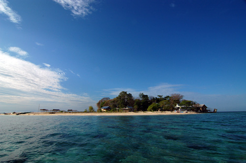 Riszky Nurseno: Wisata Bahari di Pulau Samalona, Sulawesi 