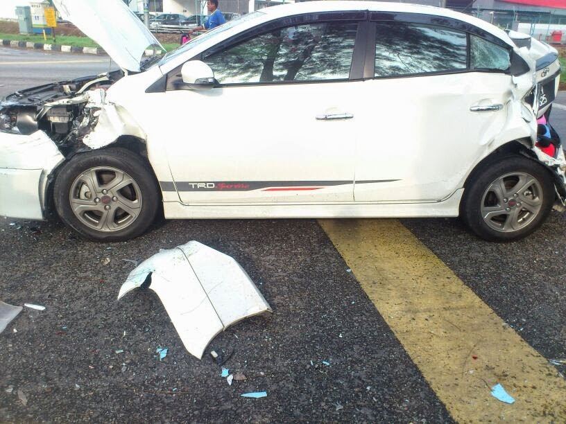 Lacasa Biru : Toyata Vios Trd Kemalangan