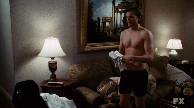 Ashton Kutcher Shirtless in What Happens in Vegas