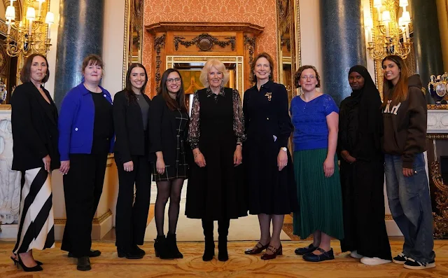 Queen Camilla has joined a discussion with Changemakers, younger pioneers of the SafeLives charity