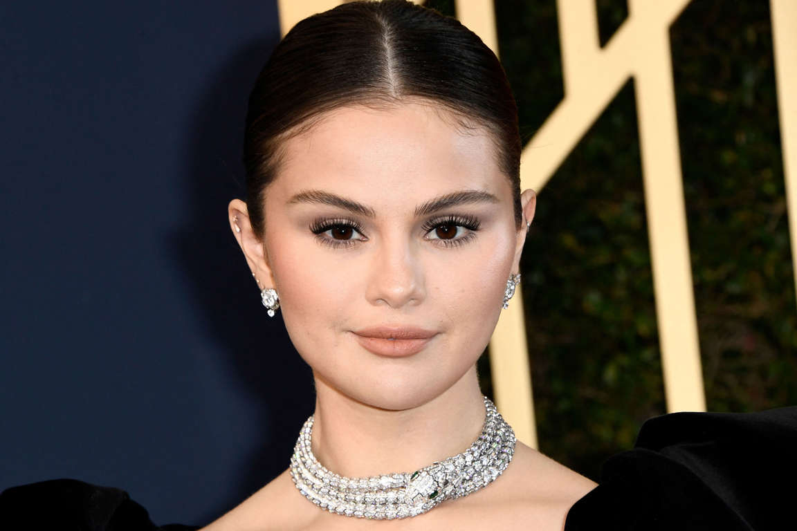 Selena Gomez Made This Game-Changing Mascara Hack Go Viral