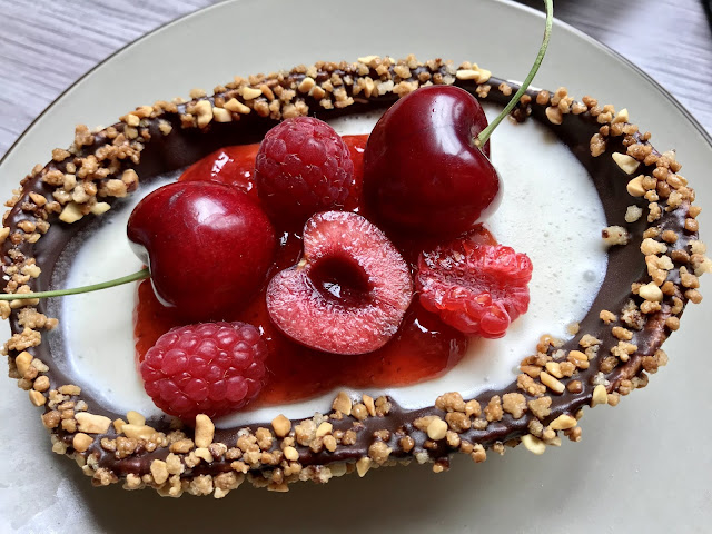 barquitas de chocolate blanco y frutos rojos receta