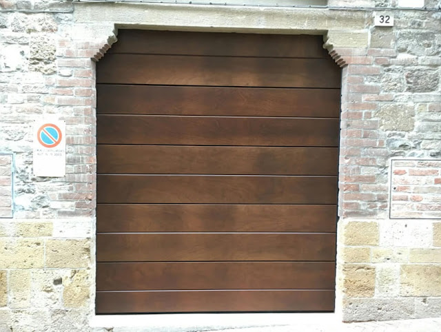 Garage door - Plywood varnished to retain wood image