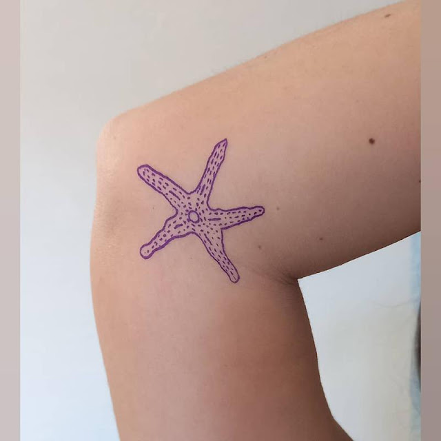 40 ideias incríveis de tatuagens de estrela do mar para mulheres