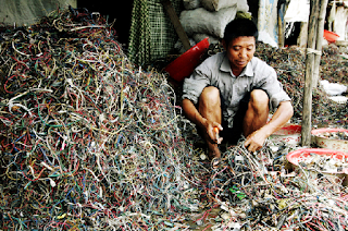 http://sites.nicholas.duke.edu/loribennear/2012/11/15/electronic-waste-disposal/