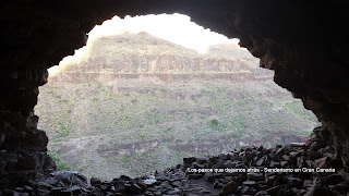 Cueva - túnel en la Fortaleza de Ansite