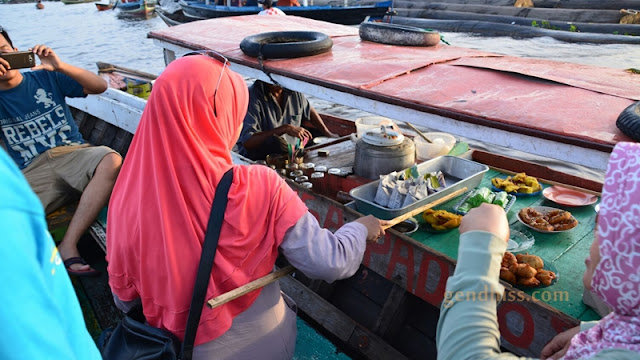 Cara membeli menggunakan tongkat berpaku