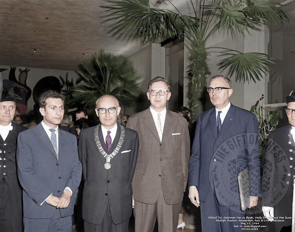 Interzonal chess tournament officially opened by Alderman Mr. R. Van de Bergh in Stedelijk Museum, Amsterdam, May 19, 1964. From left to right, Mikhail Tal, Alderman Van de Bergh, Vasily Smyslov and Max Euwe.