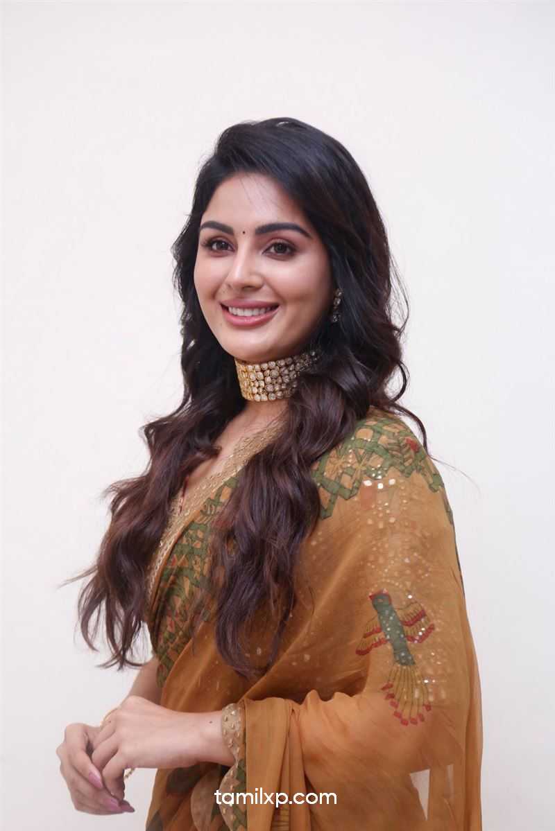 Telugu Actress Samyuktha Menon photos