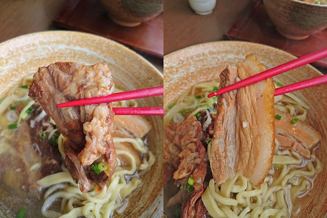 軟骨ソーキと三枚肉の写真