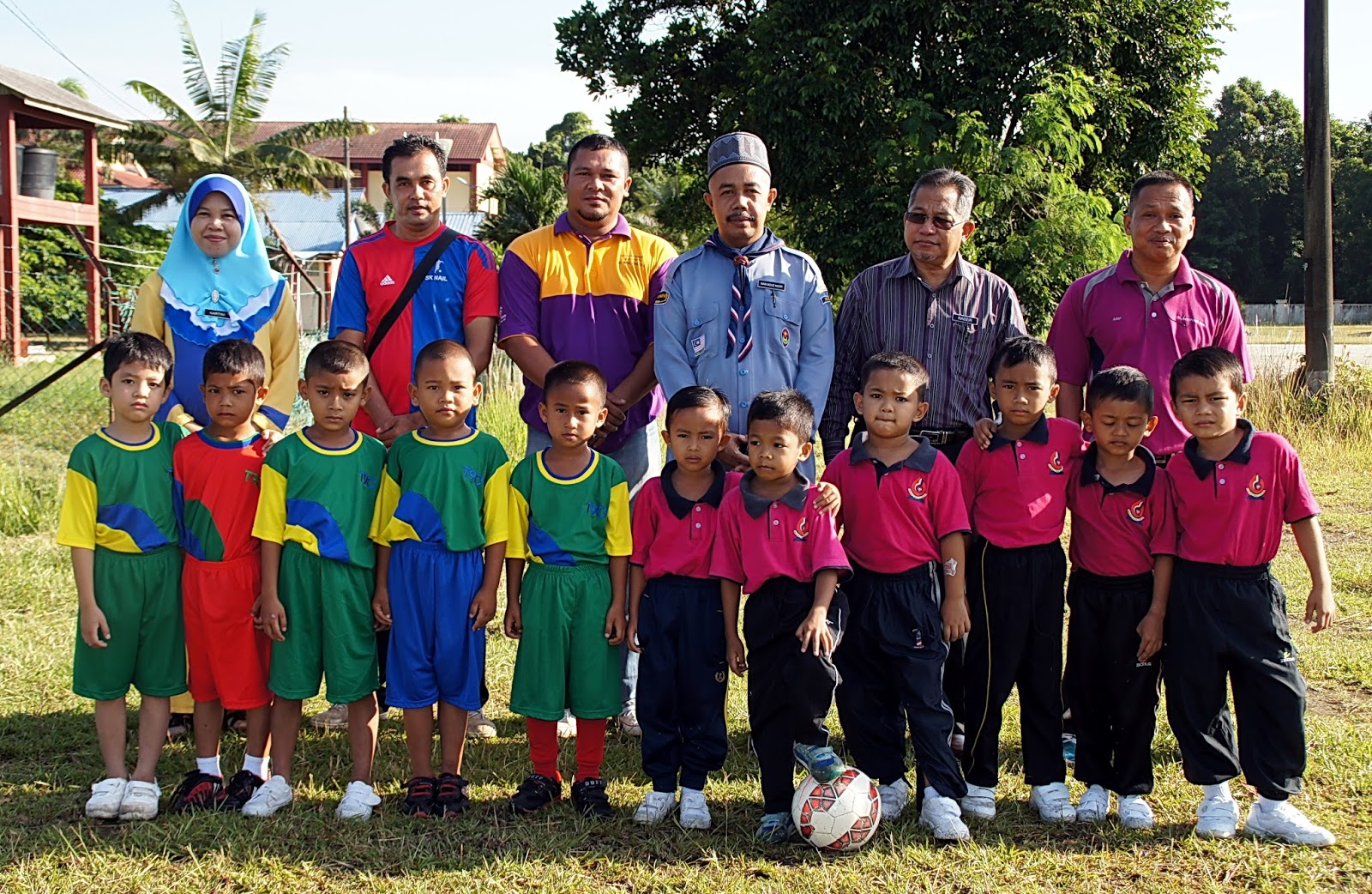 CIKGU WMNOOR: SK. PELAGAT : PERLAWANAN FUTSAL PRA SKPGT VS 