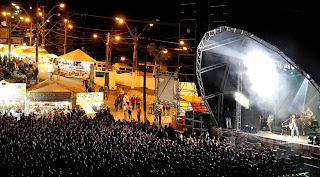  Público vibra com o show de música gospel de Fernandinho