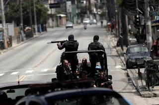 http://vnoticia.com.br/noticia/2560-pm-atualiza-informacoes-e-numero-de-mortos-em-confronto-na-rocinha-sobe-para-8