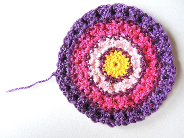 DIY -  gehaakte/crocheted 'color burst'-coaster