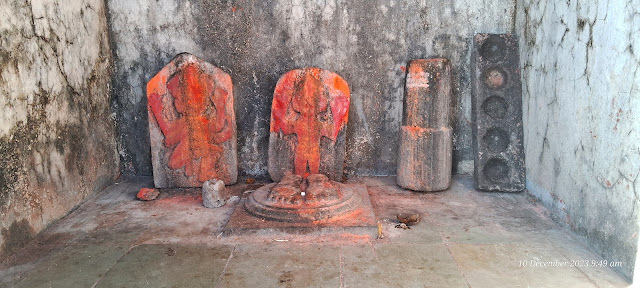 परशुराम मंदिराचा गाभारा - साल्हेर