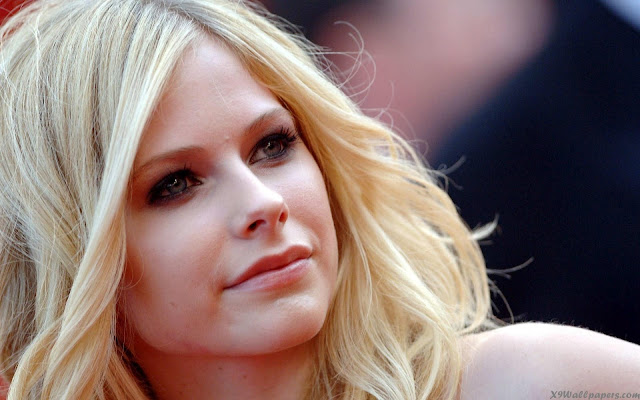 beautiful face weeping avril lavigne