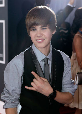 justin-bieber-new-haircut jan 2011.celebrity Photos