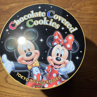 【ディズニーのお土産】TDR　ミッキー＆フレンズ「チョコレートカバード・クッキー　缶」レーマン