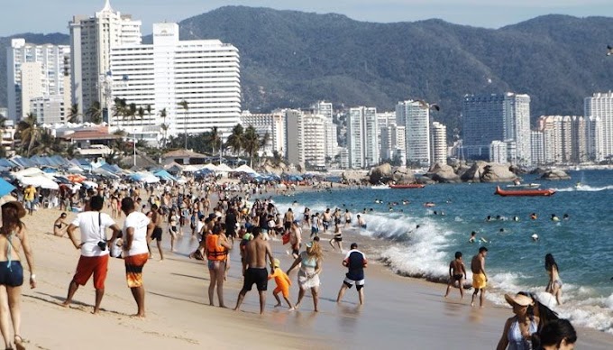 Estados// Por puente de día de muertos, llegan más de 200 mil turistas a Acapulco