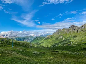 full carbon road bike rental in Canazei Maratona dies Dolomites