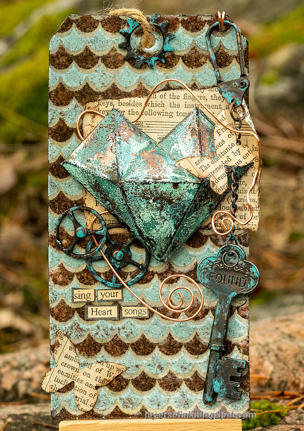 Layers of ink - Rust and Patina DIY Tutorial by Anna-Karin Evaldsson.