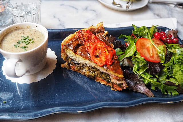 Mushroom soup and quiche at Robbies Den Bosch