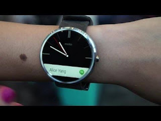 Hands On With The Moto 360, The First Round-Faced Android Wear Smartwatch
