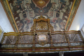  foto do Coro da Igreja  