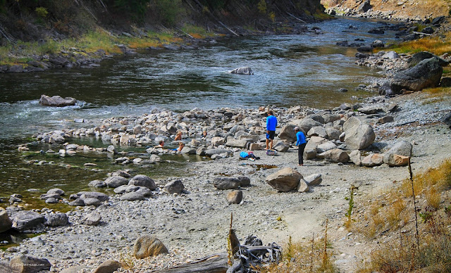 Salmon River Idaho autumn geology field trip travel copyright RocDocTravel.com