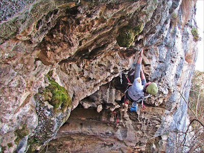 Resultado de imagen de escalada asturias