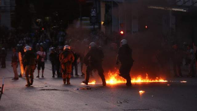 Οι «μωρές παρθένες» του ΠΑΣΟΚ και της Ν.Δ., οι “άτακτοι” του Τσίπρα και τα Μνημόνια