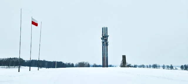 Grunwald zimą. Jak wyglądają pola grunwaldzkie zasypane śniegiem