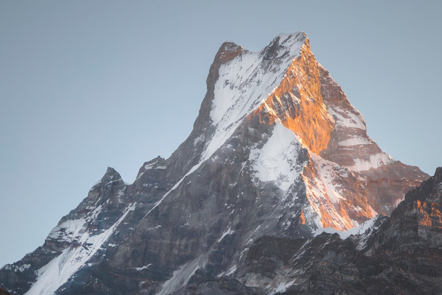 https://www.pexels.com/photo/scenic-view-of-mount-mardi-himal-in-nepal-4032145/