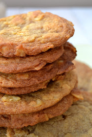 cookies made with maple syrup and crushed smoky bacon flavour crisps or potato chips