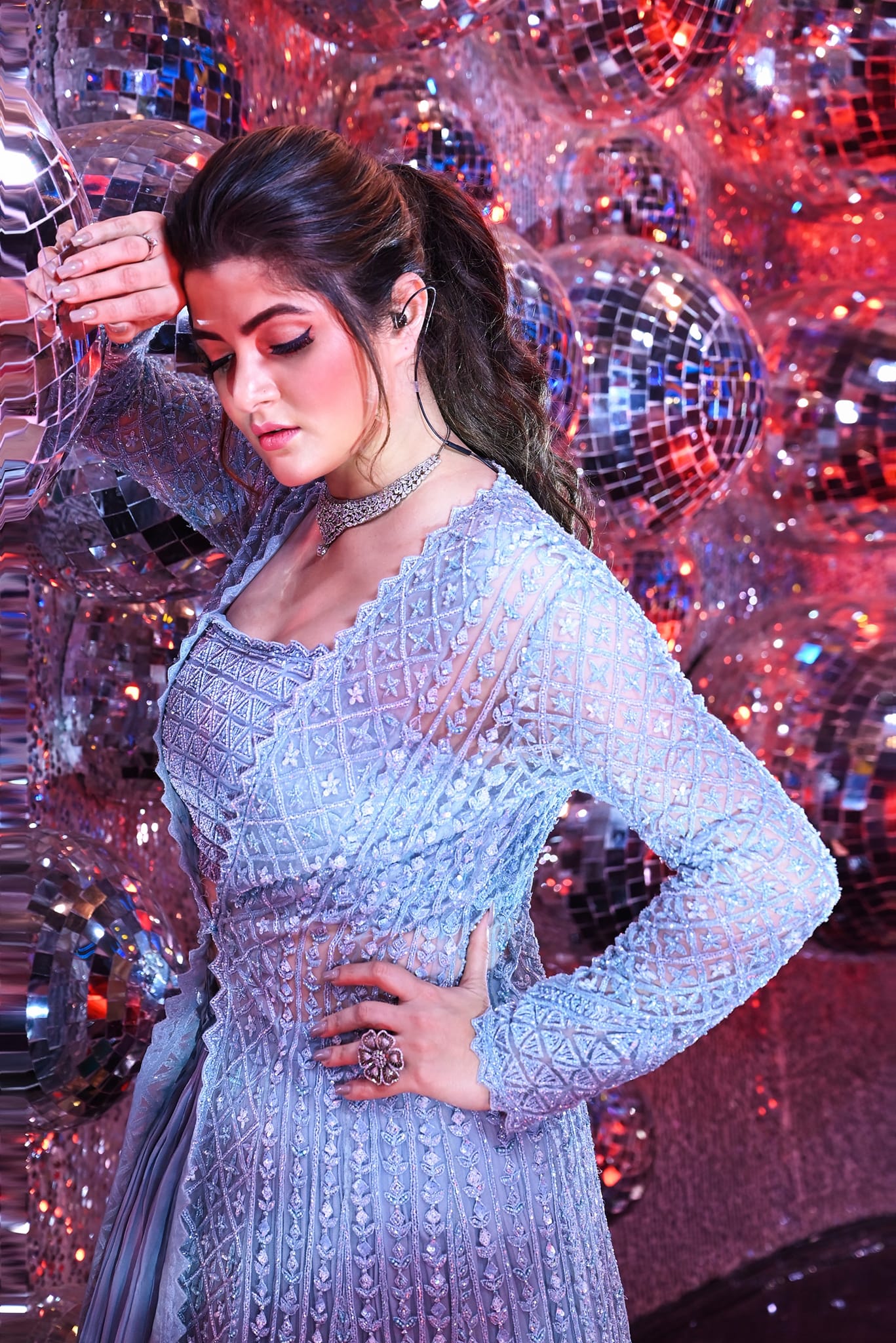 Srabanti-Chatterjee-shares-some-glam-and-stunning-photos-See-the-pictures-02-Bengalplanet.com