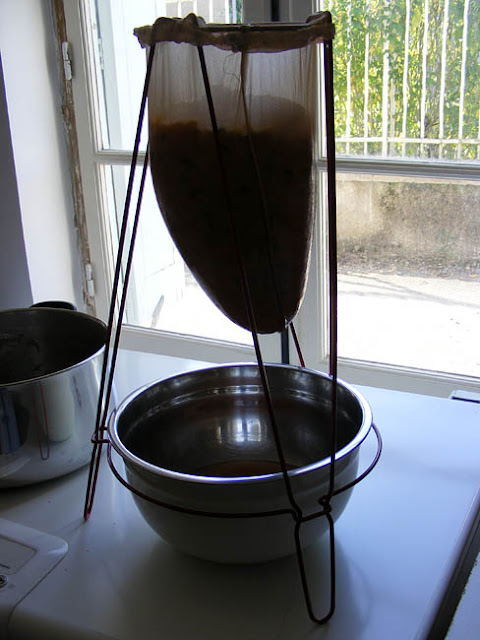 Quince pulp being filtered to make jelly. Photo by Loire Valley Time Travel.