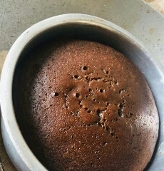 simple-chocolate-cake-recipe-step-5(6)