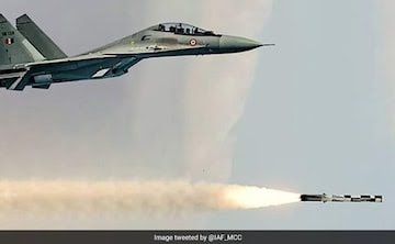 "Direct Hit": Indian Air Force Successfully Test Fires BrahMos Missile From Sukhoi-30 Jet